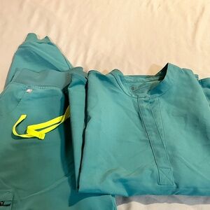 FIGS Cactus Scrub Set | Rafaela Top + Zamora HW Jogger | Size L | EUC | PO 3328